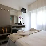 Elite 3* קרביה