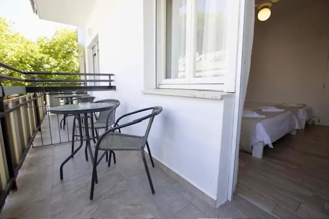 Elite מלון קרביה